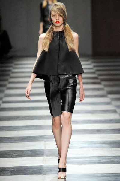 Look 9